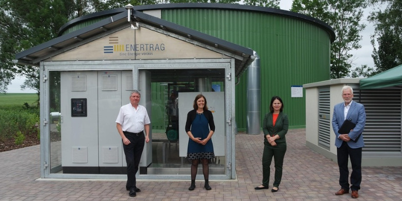 Annalena Baerbock besucht ENERTRAG-Wärmespeicher in Nechlin